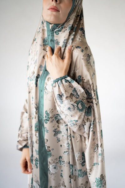 ESSENCE- MINT GREEN